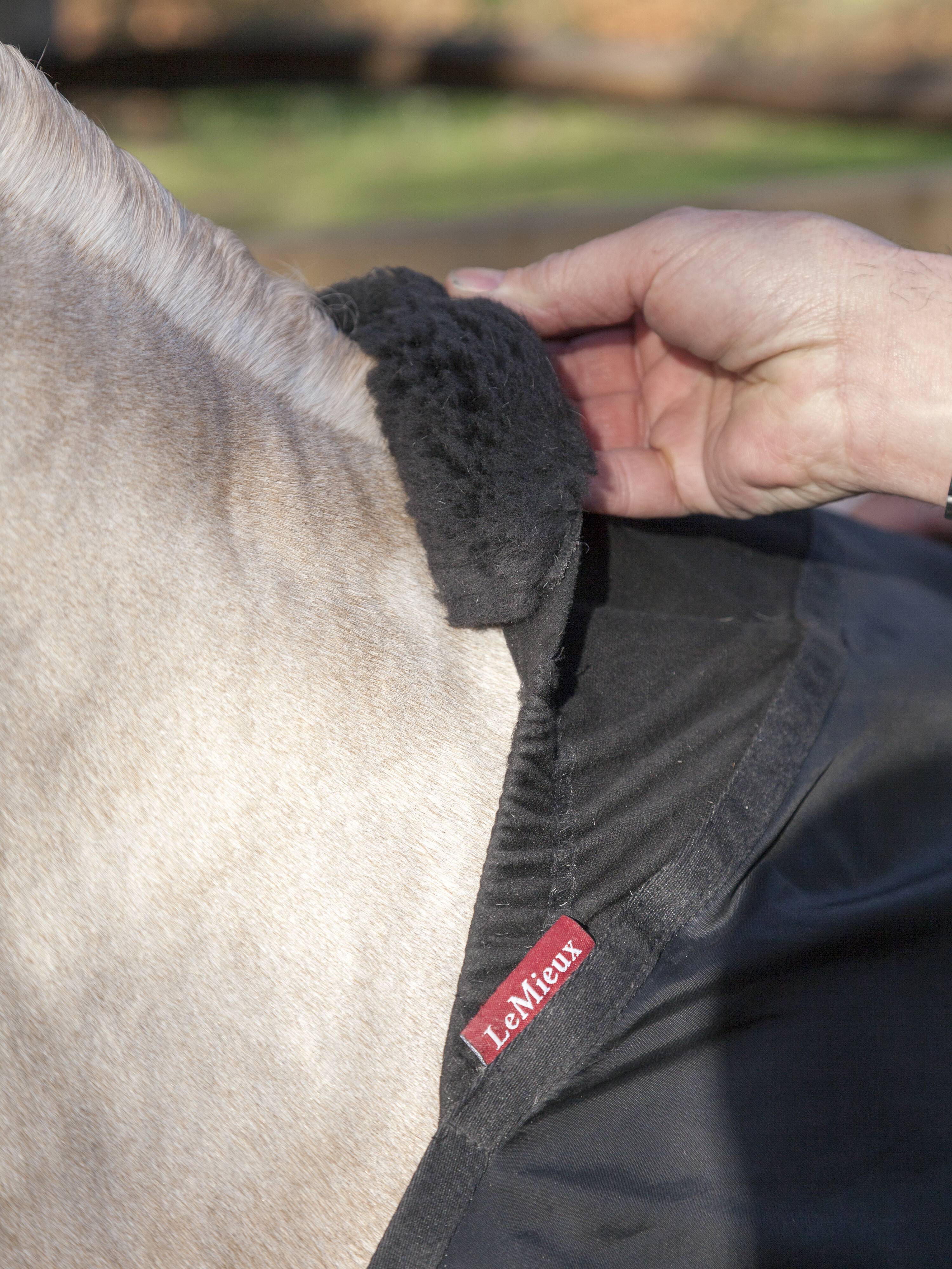 Anti Rub Bib Black