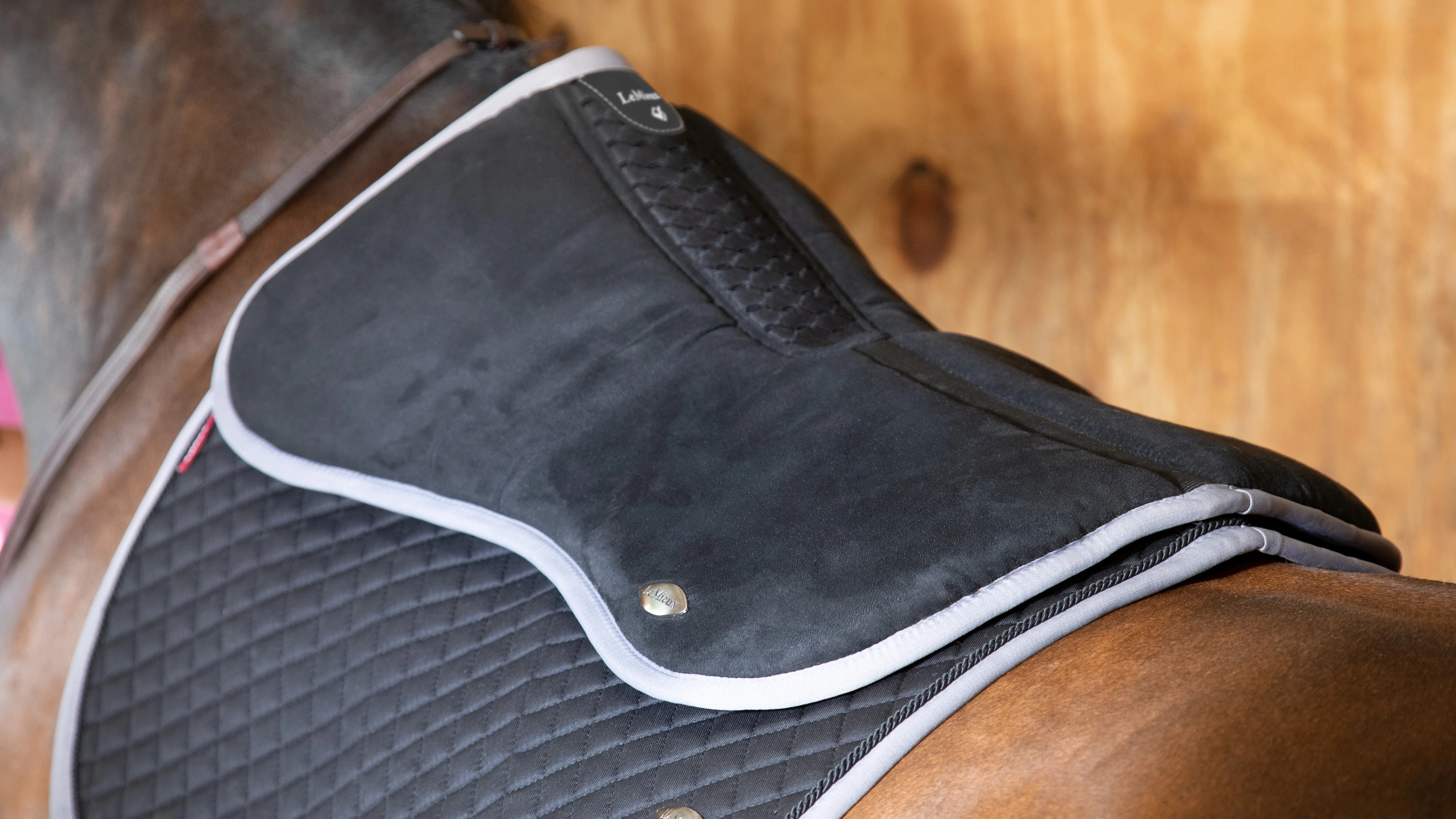 Wither Relief Memory Foam Half Pad